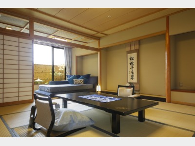 《禁煙》 翔鷺館西館 ファミリールーム〈和室12.5畳＋セミダブルベッド　坪庭付き〉