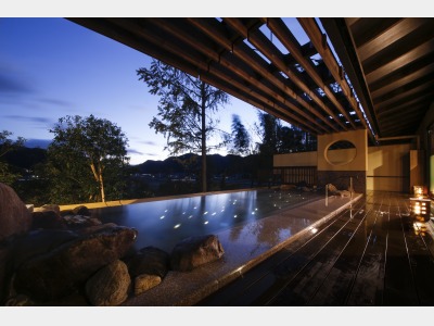 満点星 「星の露天風呂 天守の湯」