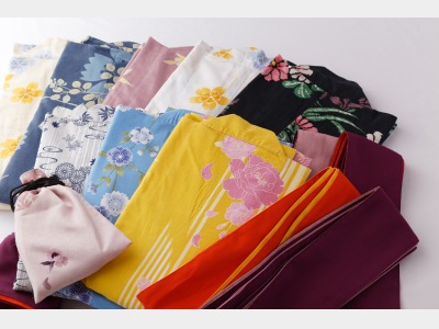 色浴衣（有料）