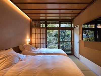 庭側和洋室【羽衣・若草】（8畳＋6畳ベッド＋内湯）《禁煙》