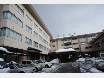 雪のあさぎり荘　玄関