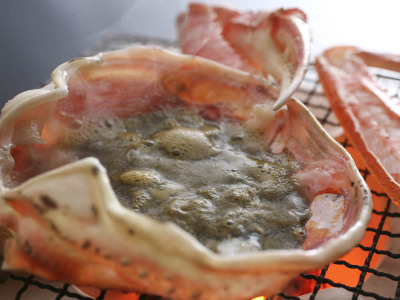 活け松葉がに甲羅焼き一例