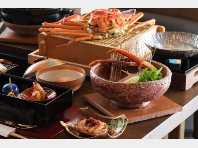 夕食一例（タグ付松葉ガニフルコース）
