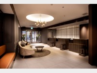 �t�����g�E���r�[