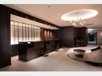 �t�����g�E���r�[