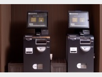 �`�F�b�N�C���E�`�F�b�N�A�E�g�@