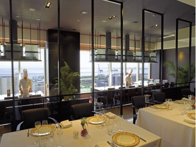 21Fレストラン「Kobe Grill」鉄板焼