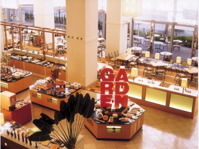 テラスレストラン「ガーデンカフェ」