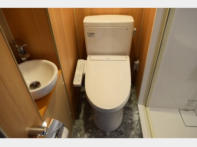 ウォシュレット付きトイレ