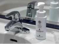 �q�����i