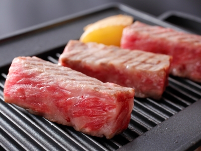 料理一例：鳥取和牛ステーキ