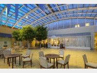 �A�g���E��