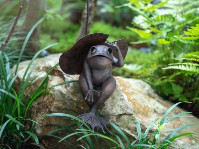 【エントランス】アプローチではウサギやカエルがお出迎え。