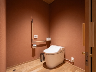 【客室設備／洗浄機能付トイレ】全室に洗浄機能付トイレを備えております。