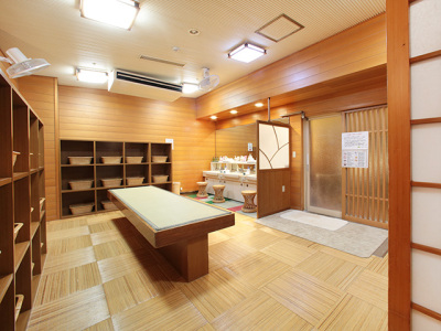 脱衣所：浮布の湯（殿方）