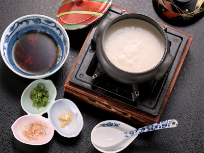朝食：豆乳の香り豊かな出来立ての豆腐