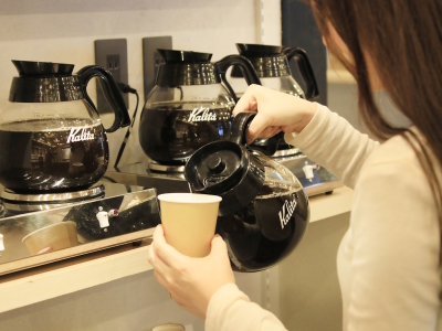 【ロビー】オリジナルのコーヒーをご賞味ください（一例）