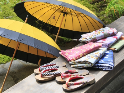 【色浴衣】各フロアに色浴衣を取り揃えております（一例）