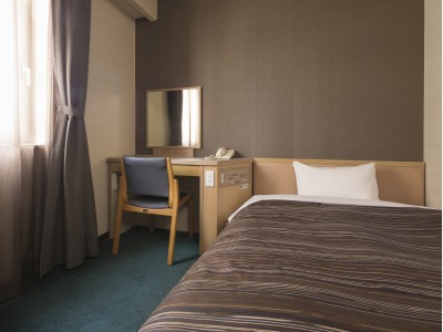 ◆シングルルーム◆13平米・ベッド幅120ｃｍ