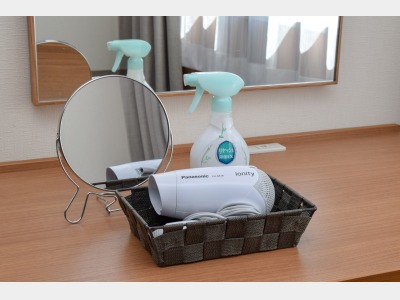 ドライヤーとリセッシュ　全室にご用意しています。