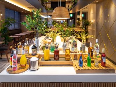 ウエルカムバー