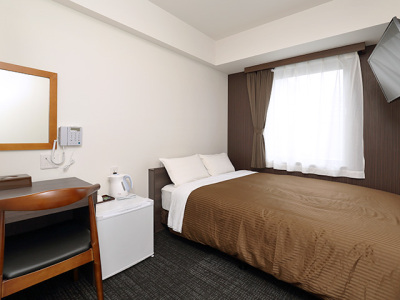 ダブルルーム【140cm幅ベッド1台】
