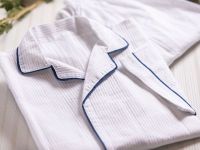 �Z�p���[�g�^�C�v�̃i�C�g�E�F�A�����p�ӂ��Ă���܂��B