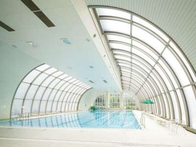 屋内温水プール