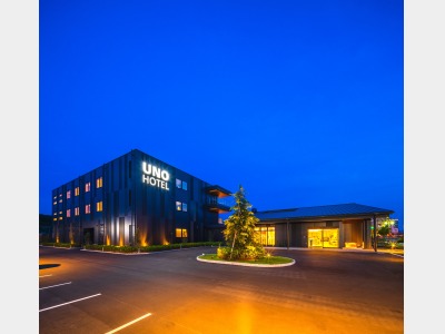 UNO HOTEL�̊O��