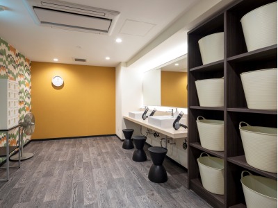 男性用大浴場　脱衣所