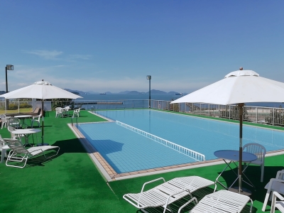 ガーデンプール