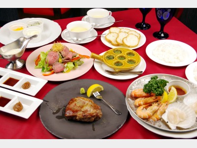 cafe＆restaurant「ル・モンジュ」のコース料理自慢の美星牛ステーキはボリューム満点