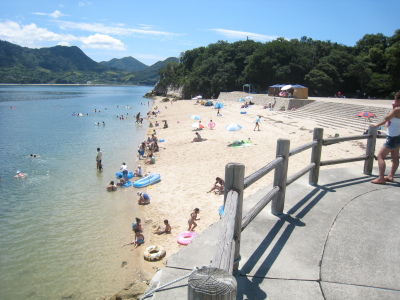 海水浴場　徒歩５分　　夏季のみ営業