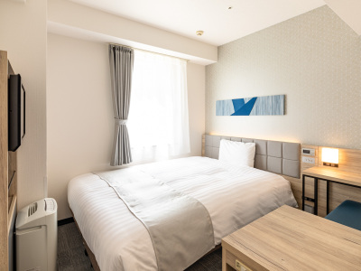 客室一例（クイーンコンパクト）