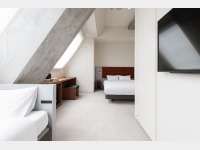 Moderate with Top Light