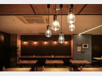 ���E���W