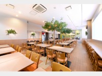 ���E���W