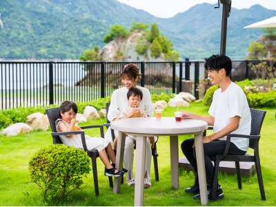 テラス　家族