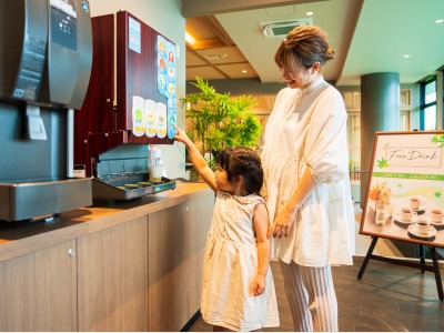 ロビー　フリードリンクコーナー