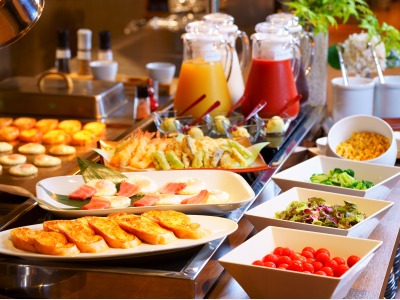 朝食　バイキングボード