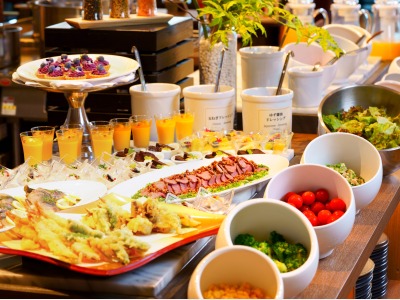 夕食　ハーフバイキング