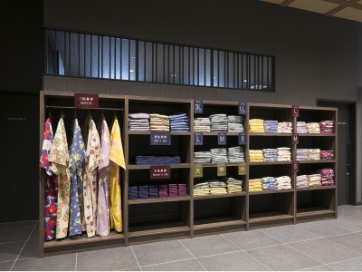 ロビー　選べる色浴衣コーナー