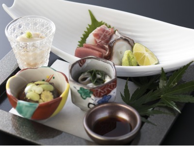夕食ハーフバイキング　前菜と刺身　一例