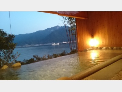 貸切露天風呂「望厳の湯」