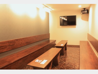 カラオケルームも完備　最大約２０名様までお入り頂けます