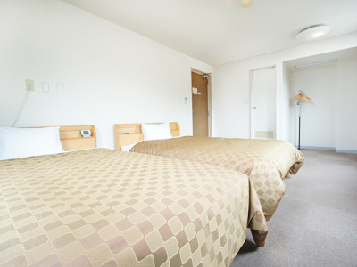 ★ツインルーム★１4０ｃｍ幅ベッド２台