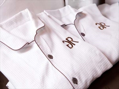 各階貸出棚よりご自由にお持ちください。