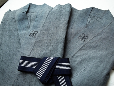 各階貸出棚よりご自由にお持ちください。