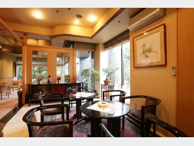 喫茶（一の坂　ＶＩＰカウンター花翠）