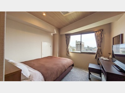 〈客室〉リニューアルダブルルーム